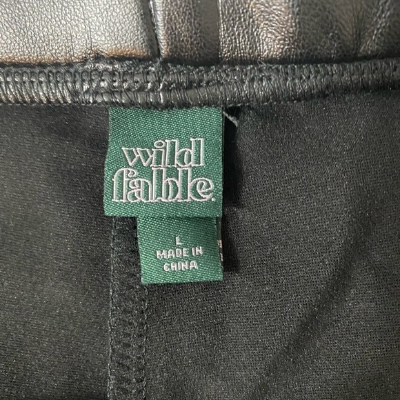 Wild Fable Faux Leather Black High Rise Split Flare Hem Pants Womens Size Large - Picture 5 of 8
